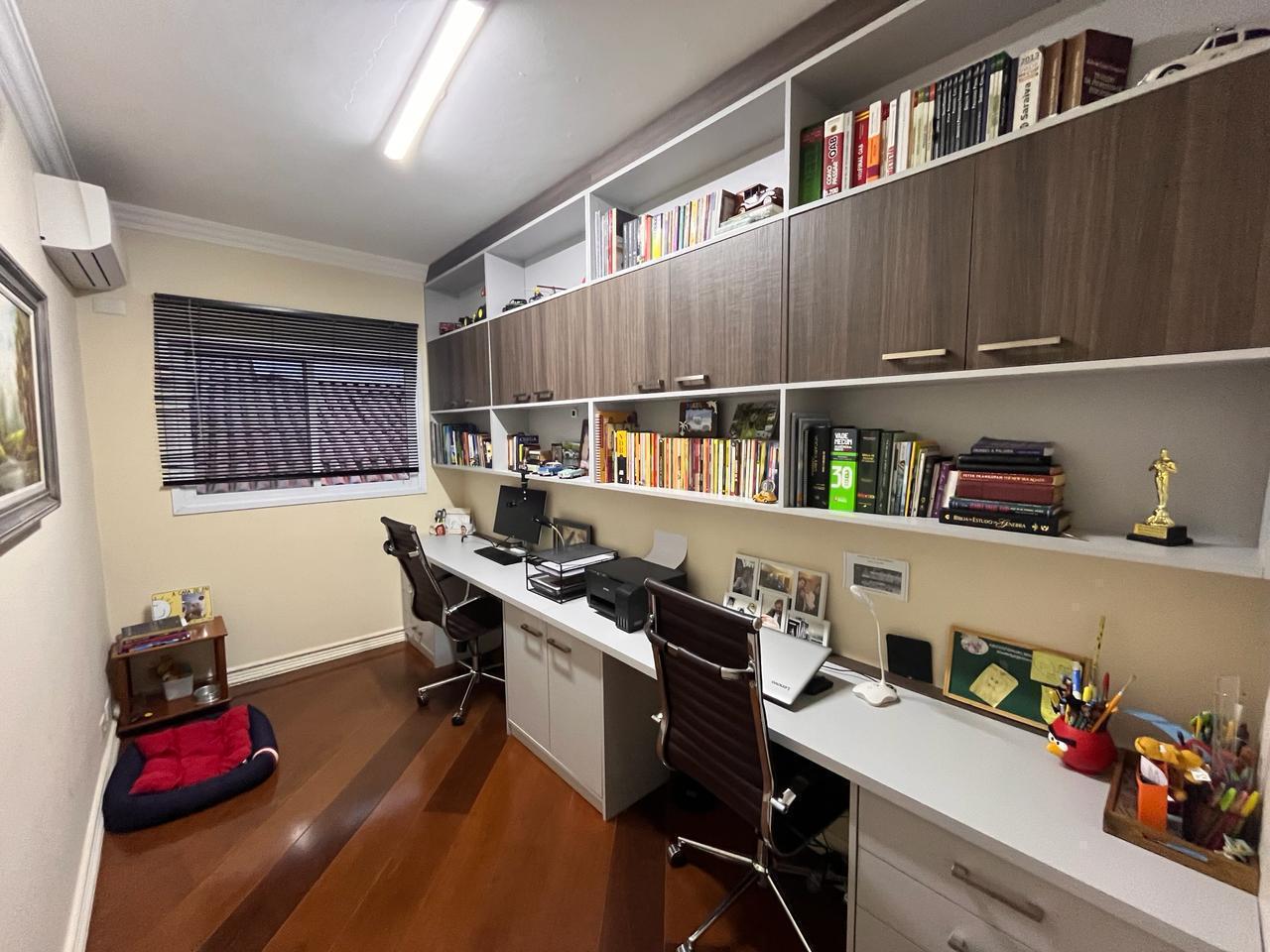 Casa em Alphaville - 230m²