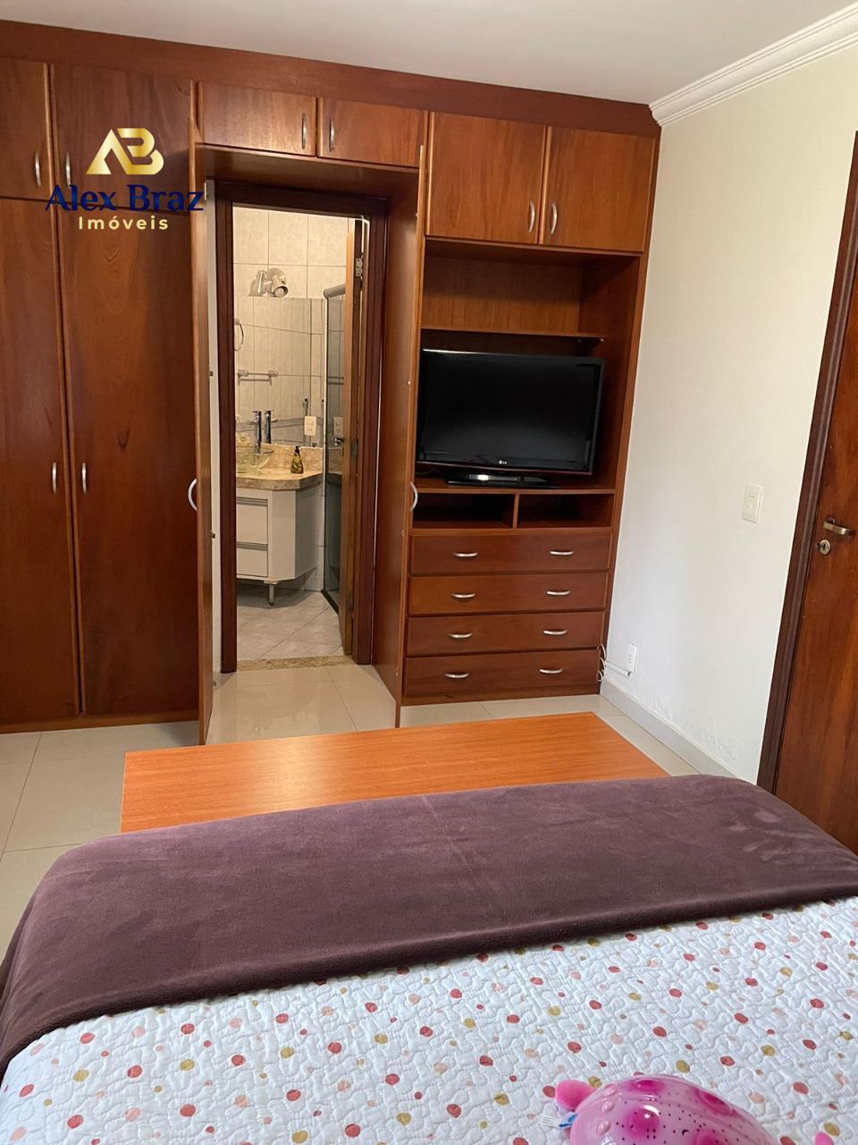 Magnífica casa de alto padrão, localizada na quadra 01 do PARKWAY