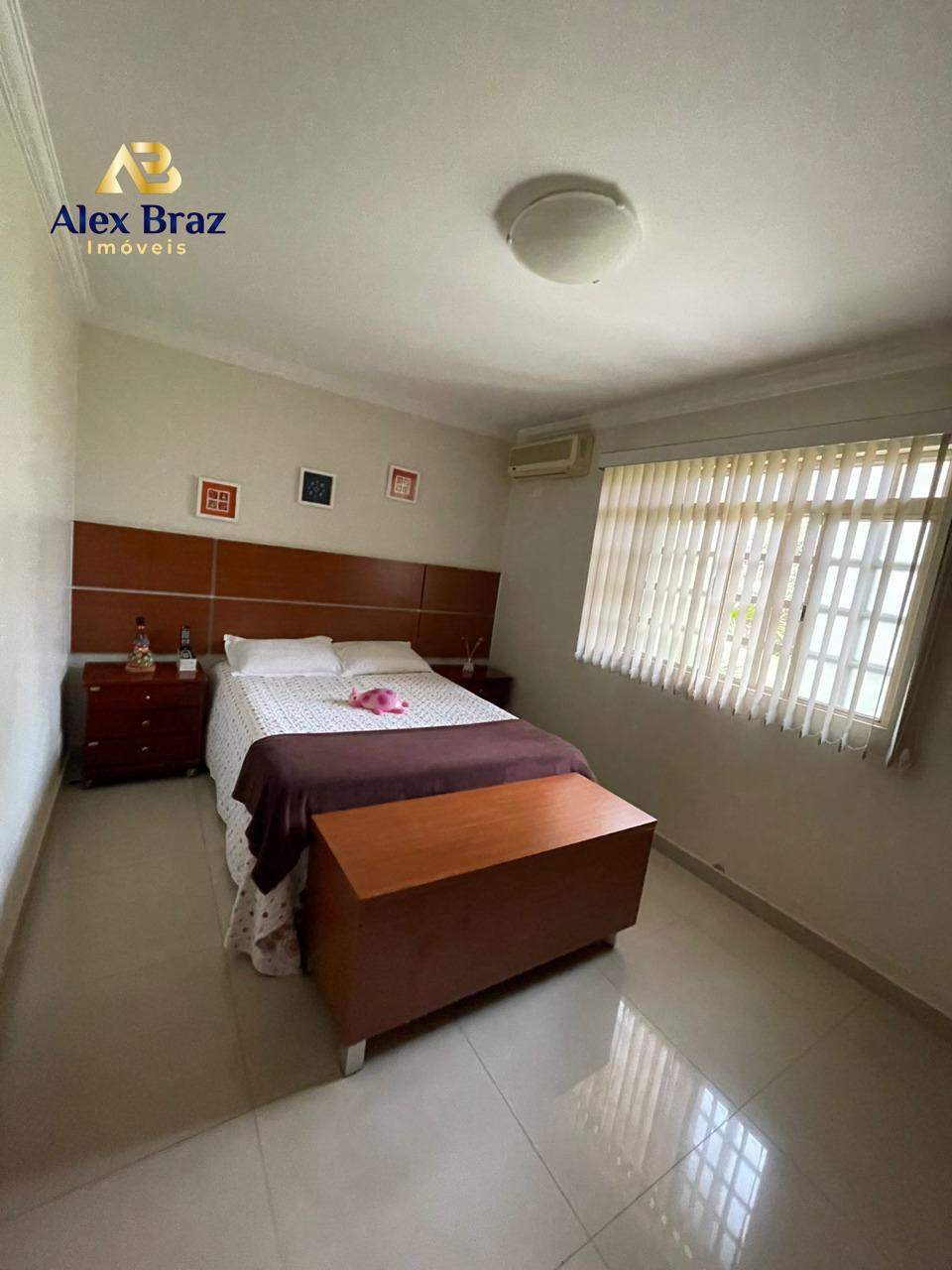 Magnífica casa de alto padrão, localizada na quadra 01 do PARKWAY