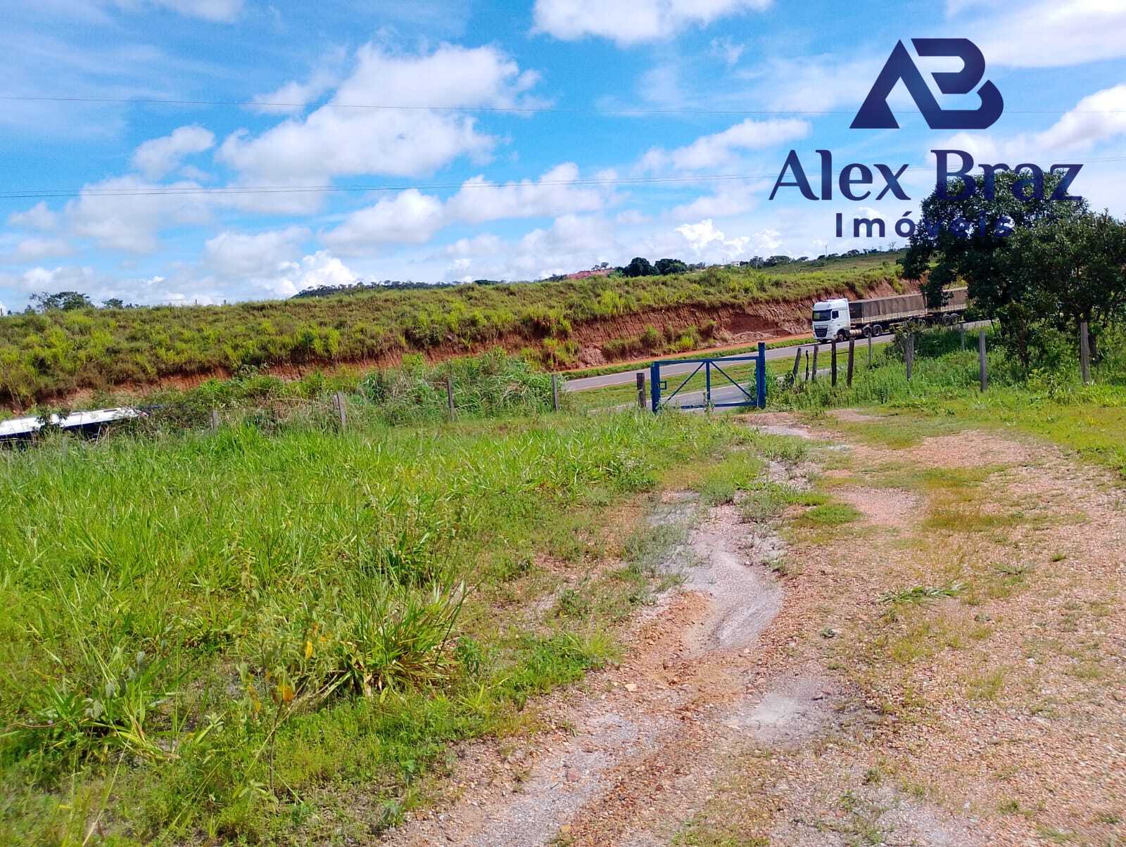 EXCELENTE SÍTIO À VENDA EM SANTO ANTÔNIO DO DESCOBERTO - GO