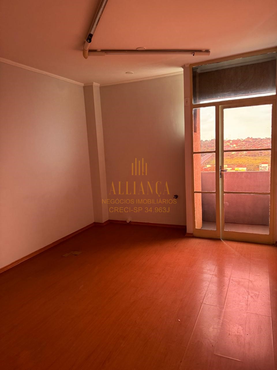 EDIFÍCIO CENTRAL / SALA COMERCIAL (Centro) 