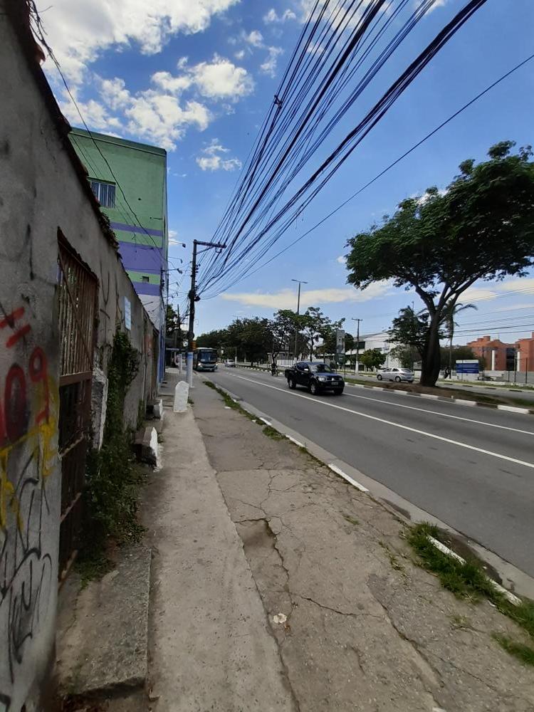 Terreno à venda com 3 quartos, 300m² - Foto 11