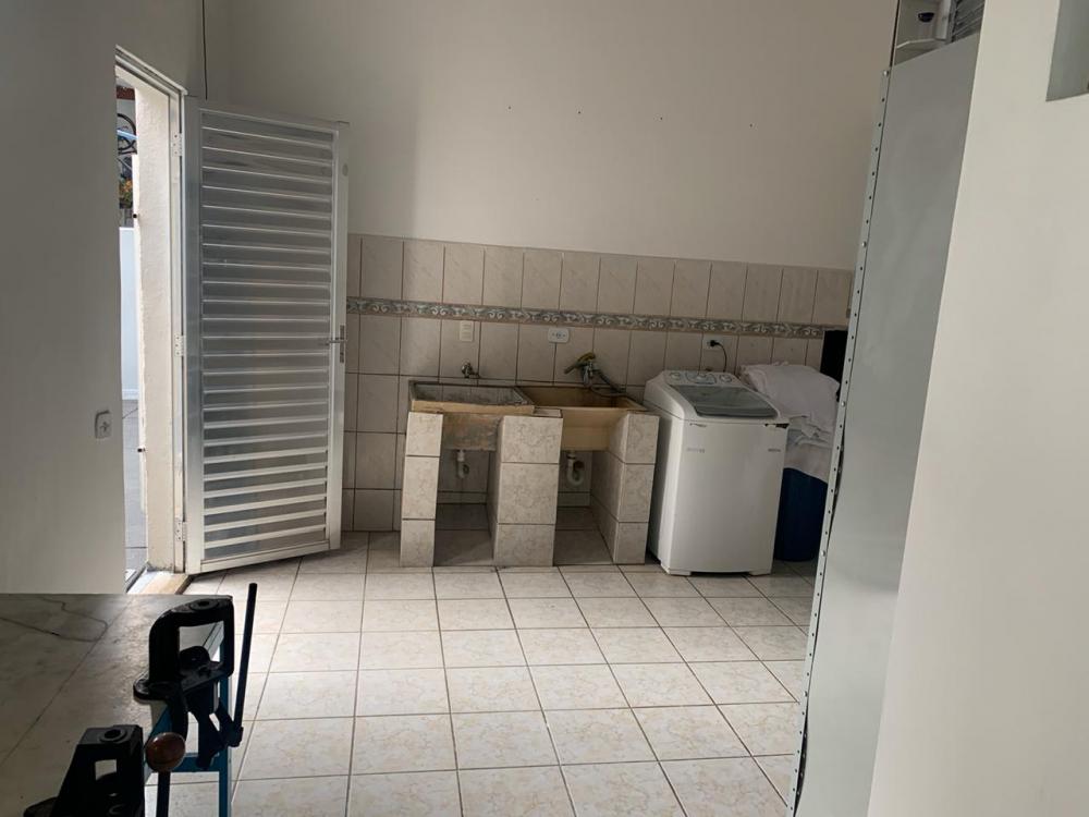 Casa à venda com 4 quartos, 250m² - Foto 4