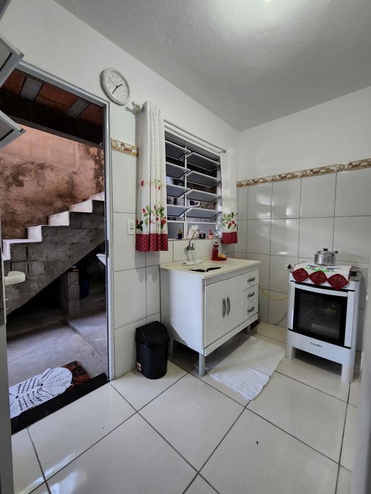 Casa à venda com 9 quartos, 150m² - Foto 25