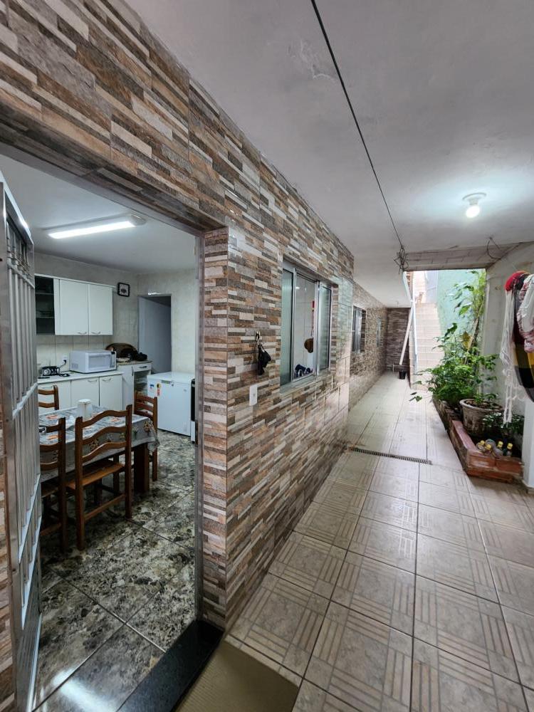 Casa à venda com 4 quartos, 146m² - Foto 2