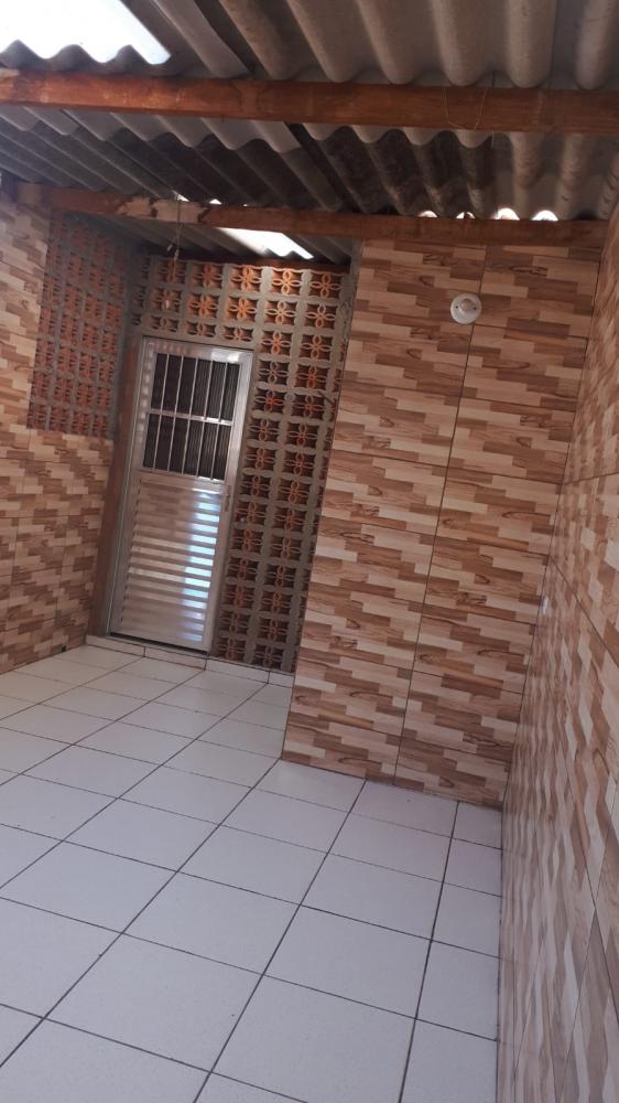 Casa à venda com 1 quarto, 50m² - Foto 2