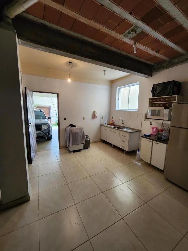 Casa à venda com 4 quartos, 300m² - Foto 35