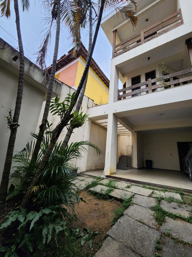 Casa à venda com 4 quartos, 300m² - Foto 4