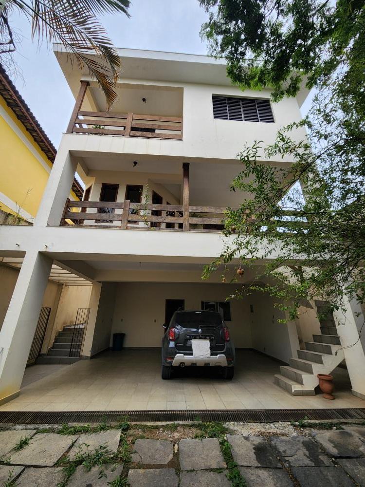 Casa à venda com 4 quartos, 300m² - Foto 2