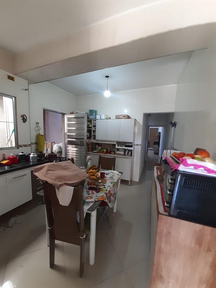 Casa à venda com 4 quartos, 202m² - Foto 11