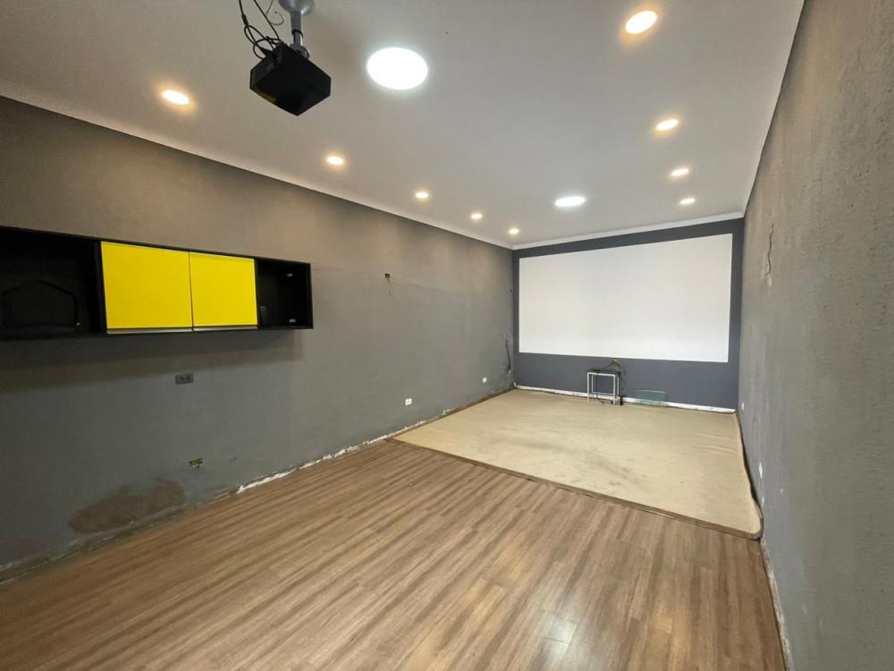 Casa à venda com 3 quartos, 250m² - Foto 4