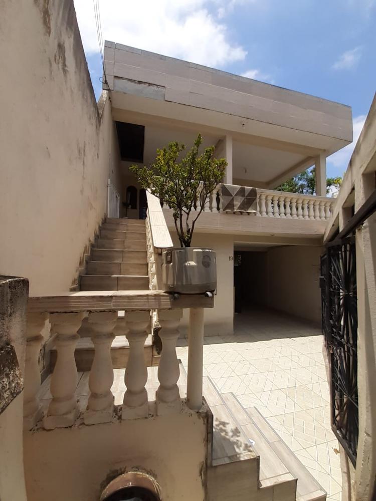 Casa à venda com 5 quartos, 220m² - Foto 1