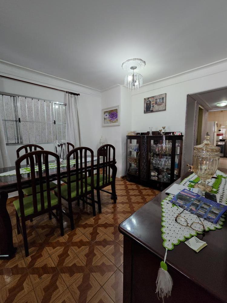 Casa à venda com 6 quartos, 250m² - Foto 12