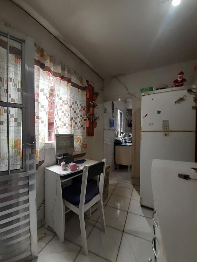 Casa à venda com 4 quartos, 75m² - Foto 16