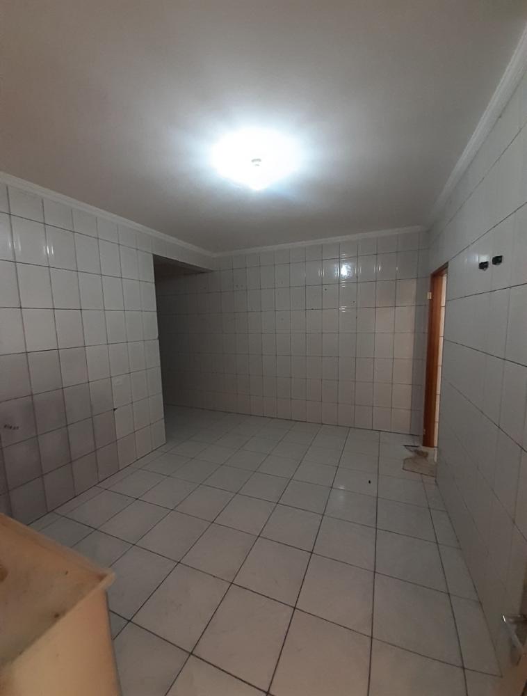 Casa à venda com 6 quartos, 150m² - Foto 17