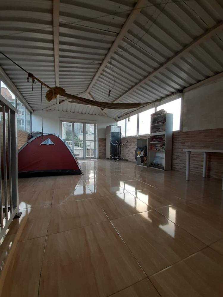 Casa à venda com 4 quartos, 60m² - Foto 2