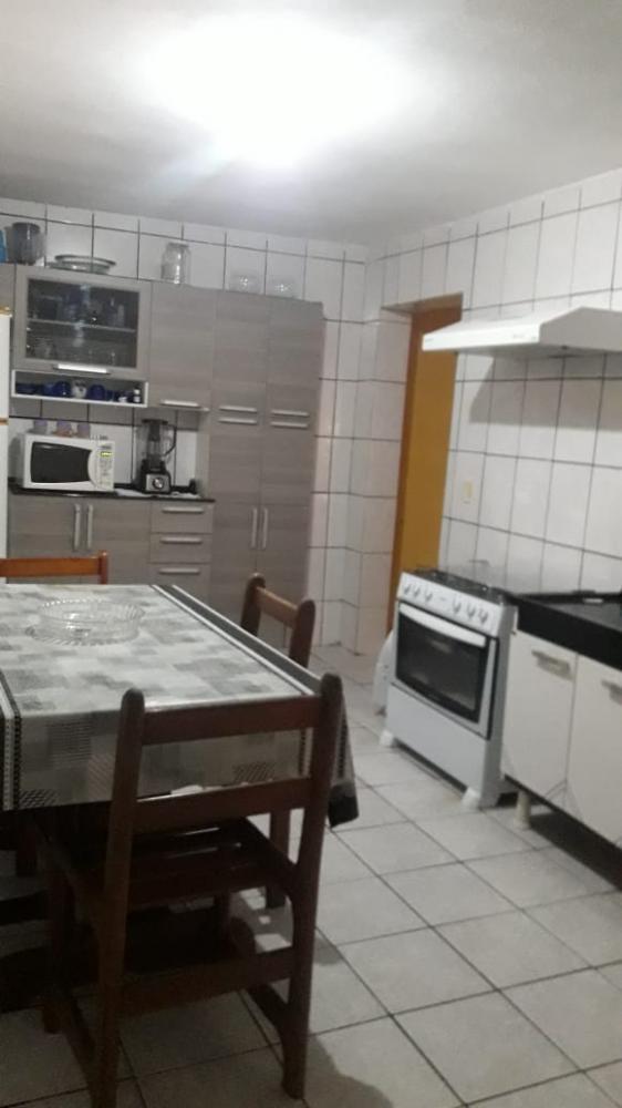 Casa à venda com 3 quartos, 229m² - Foto 2