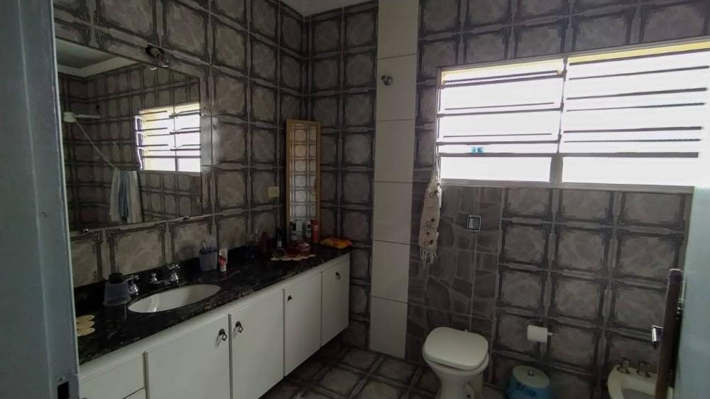 Casa à venda com 6 quartos, 250m² - Foto 11