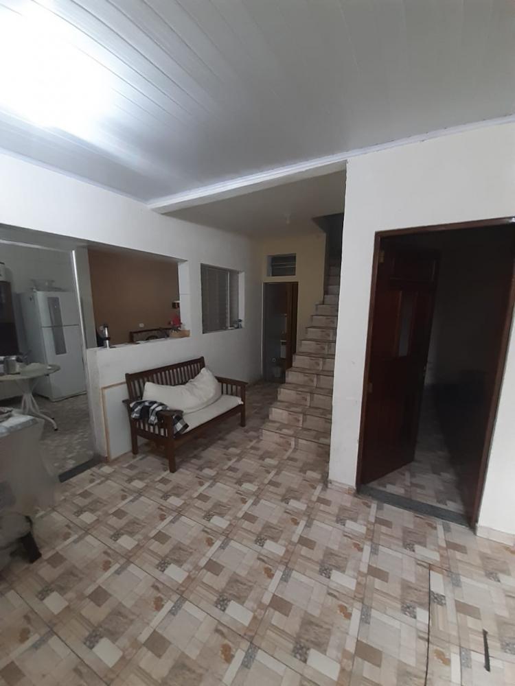 Casa à venda com 8 quartos, 250m² - Foto 4