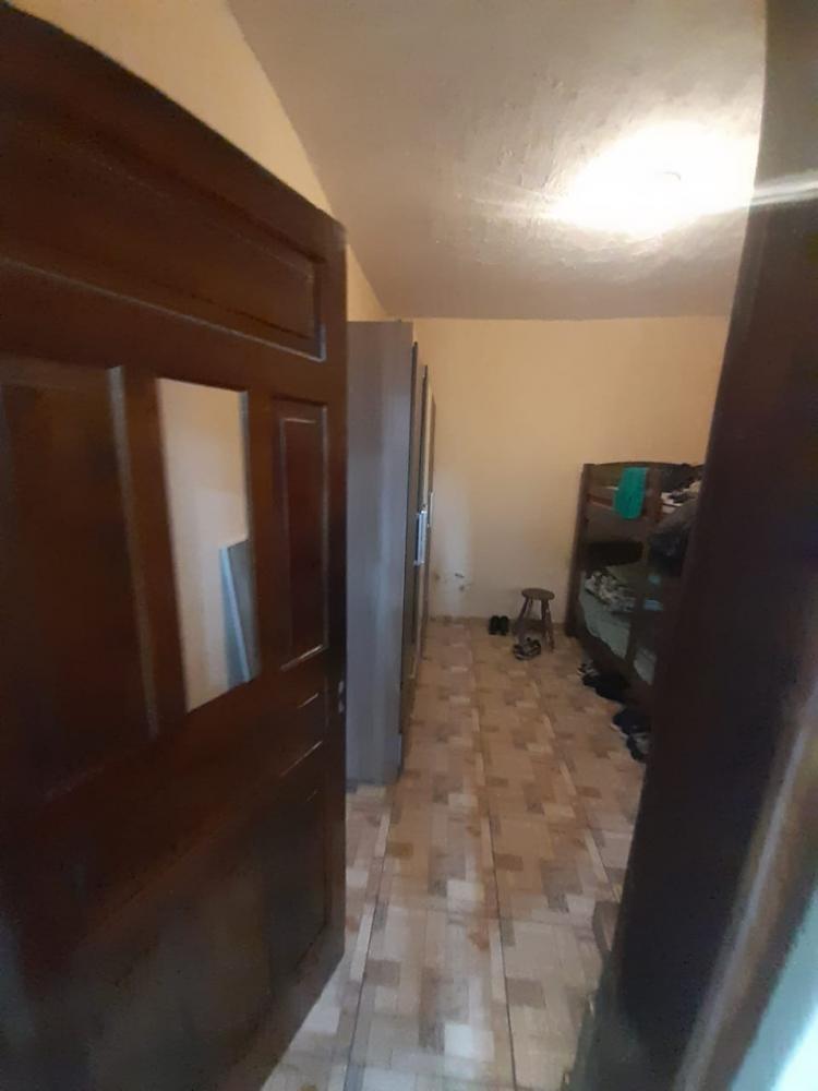 Casa à venda com 8 quartos, 250m² - Foto 17