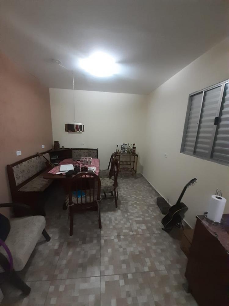 Casa à venda com 8 quartos, 250m² - Foto 25