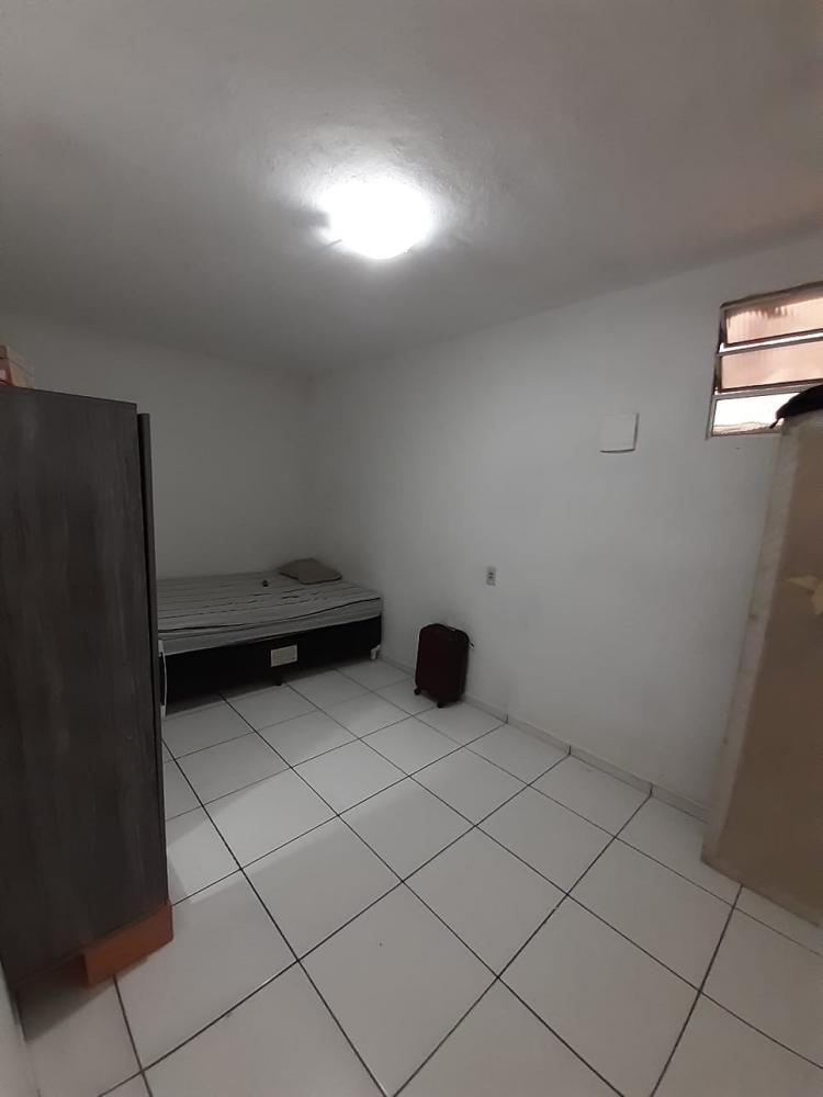 Casa à venda com 10 quartos, 240m² - Foto 2