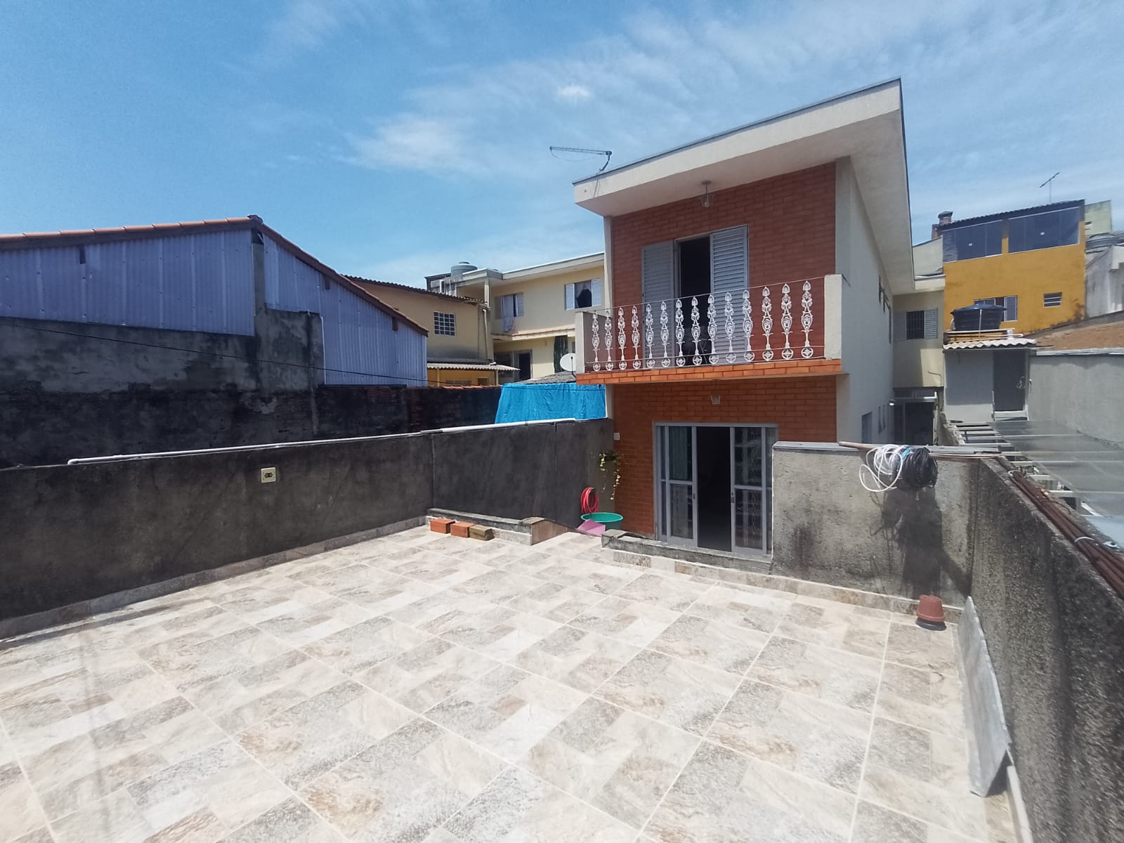 Casa à venda com 3 quartos, 183m² - Foto 2