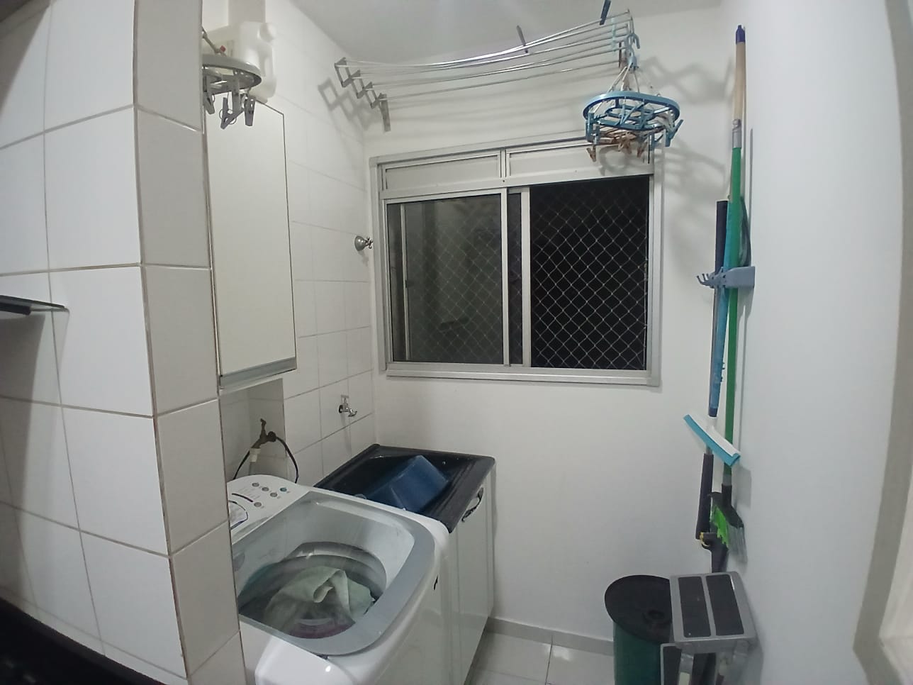 Apartamento reformado(52m²), 02 dormitórios, 01 vaga