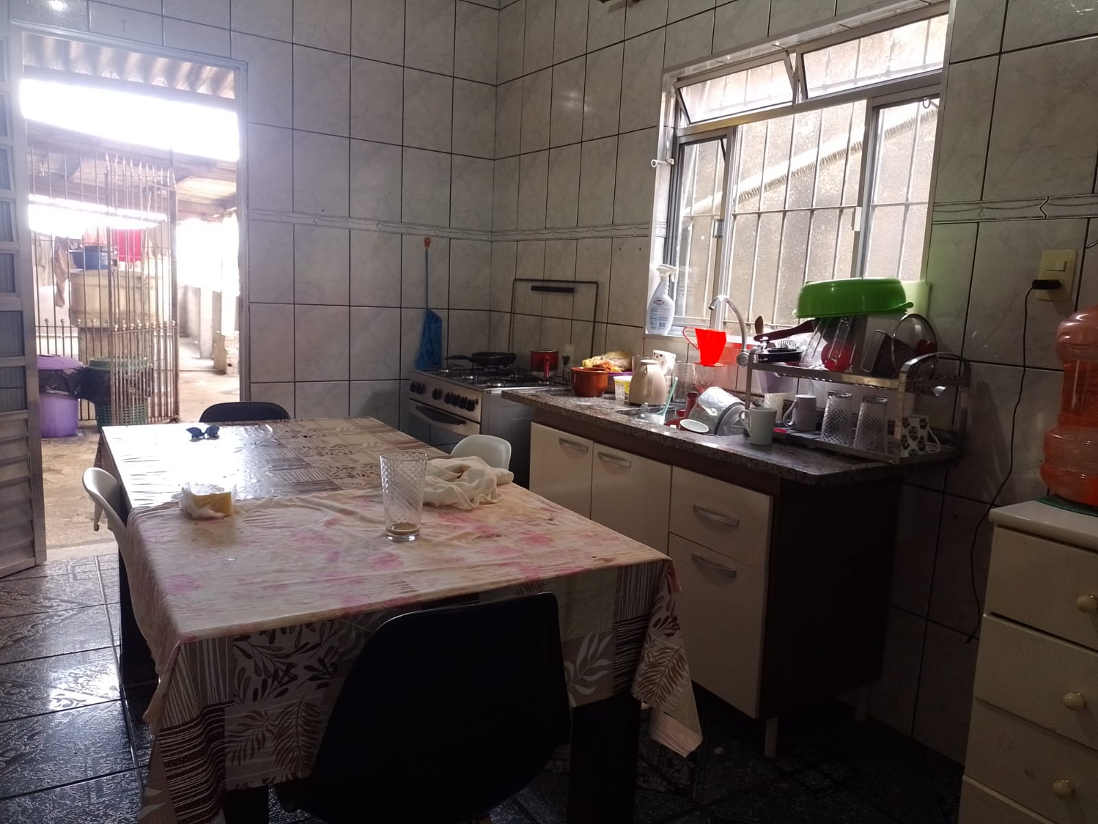 Casa à venda com 4 quartos, 125m² - Foto 2