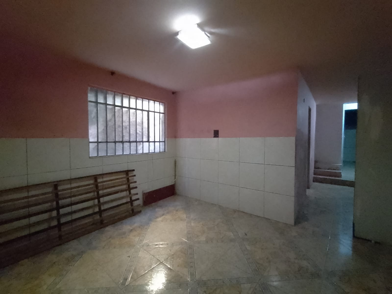 Casa para renda com salão comercial(125m²) 02 casas, 01 vaga/R$400mil/Munhoz Jr/Osasco