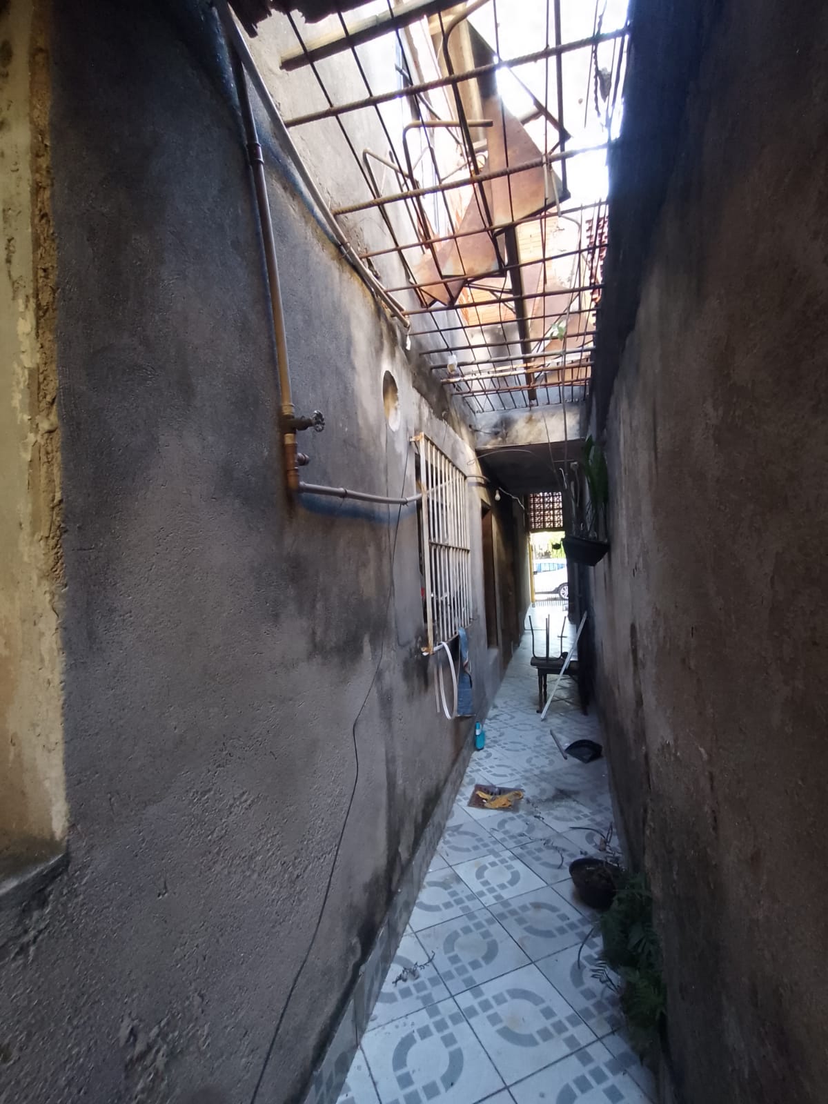 Casa para renda com salão comercial(125m²) 02 casas, 01 vaga/R$400mil/Munhoz Jr/Osasco