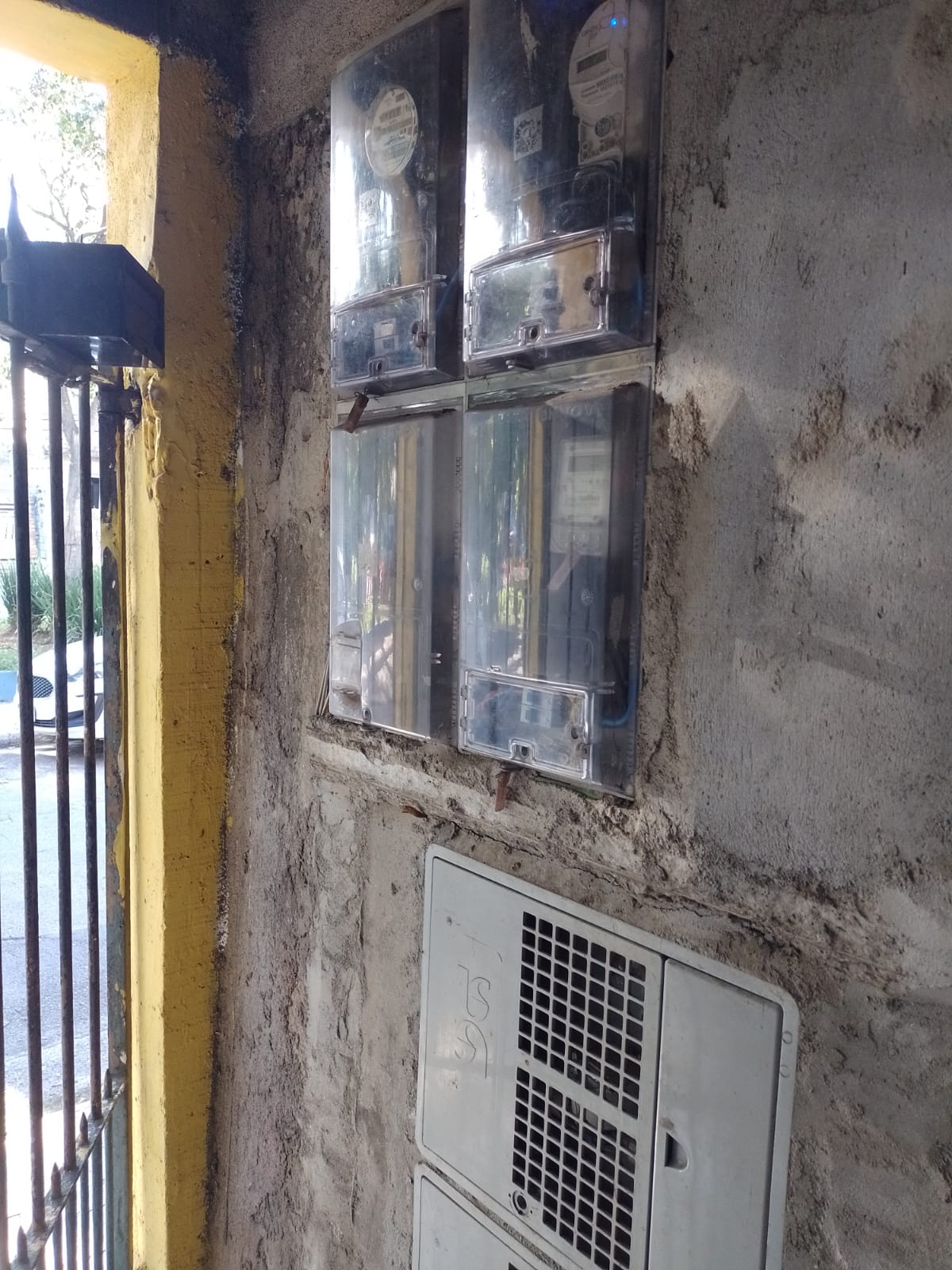 Casa para renda com salão comercial(125m²) 02 casas, 01 vaga/R$400mil/Munhoz Jr/Osasco