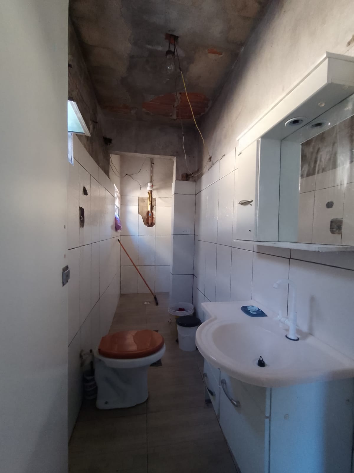 Casa para renda com salão comercial(125m²) 02 casas, 01 vaga/R$400mil/Munhoz Jr/Osasco