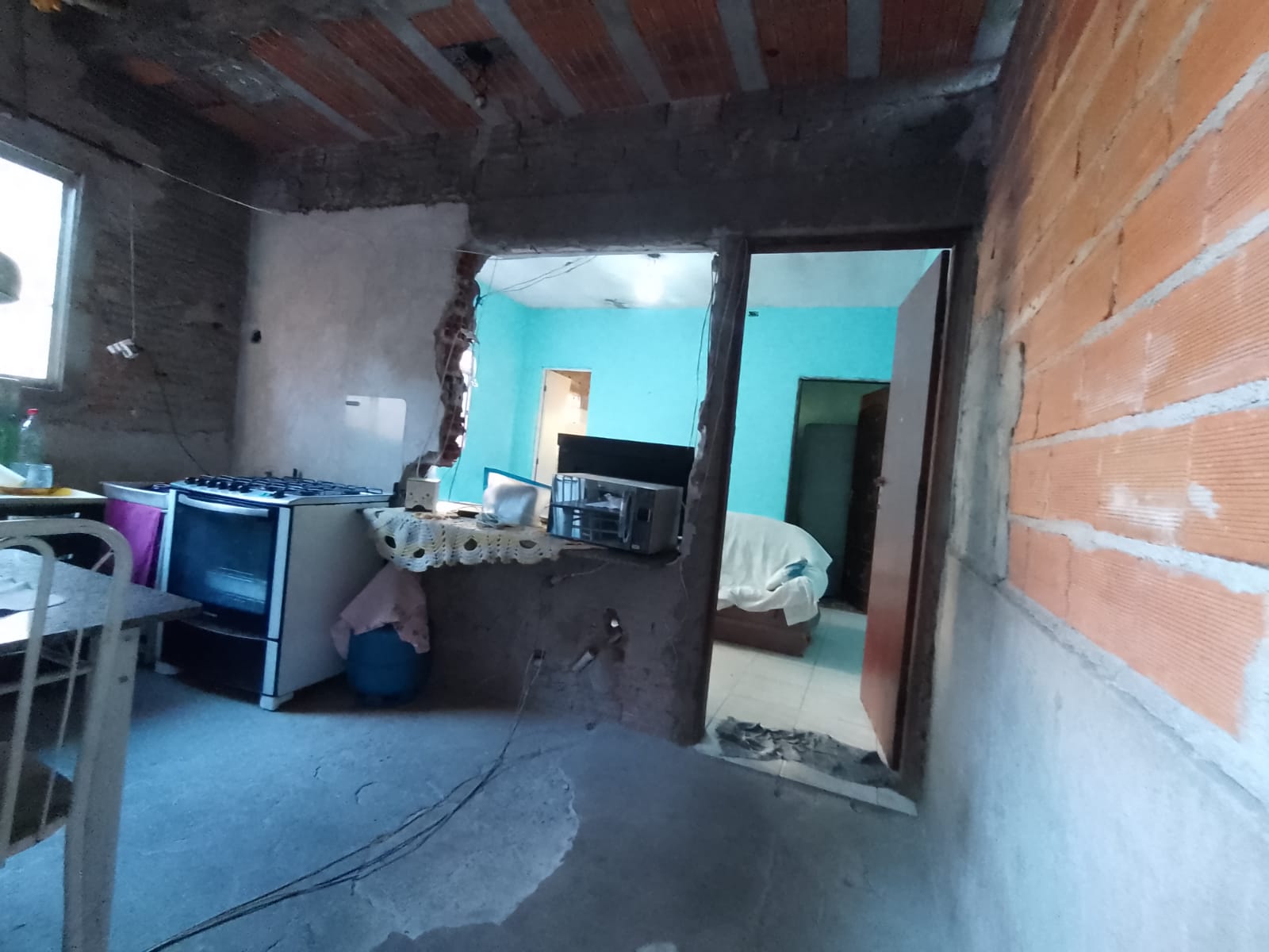 Casa para renda com salão comercial(125m²) 02 casas, 01 vaga/R$400mil/Munhoz Jr/Osasco