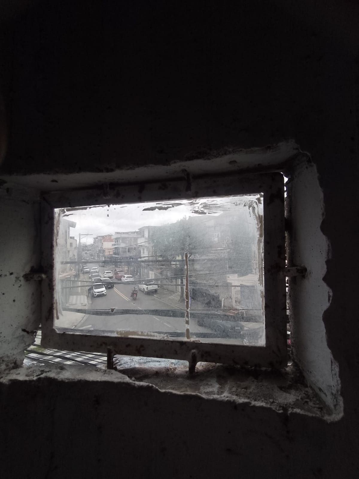 Galpão comercial(400m²)04 banheiros, 07 vagas 