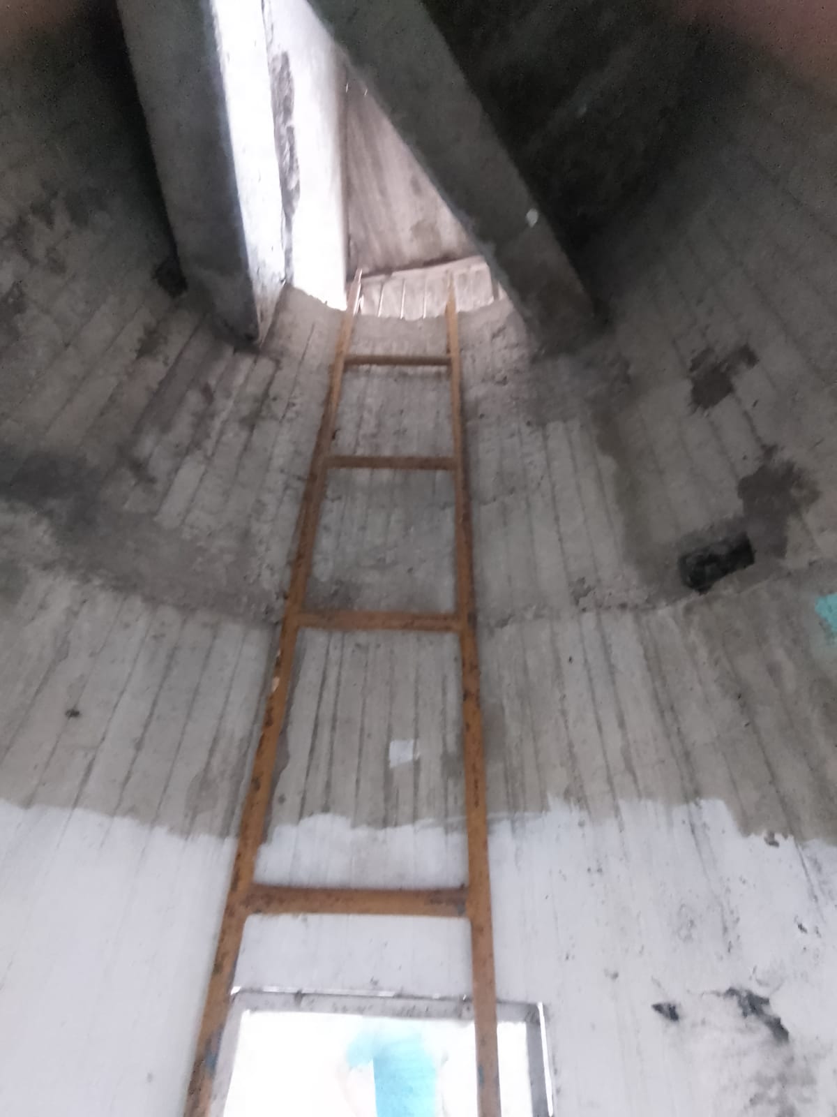 Galpão comercial(400m²)04 banheiros, 07 vagas 