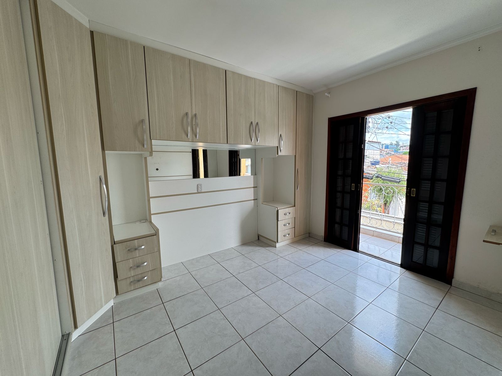 Sobrado(125m2)- 4 quartos(1 suíte) 