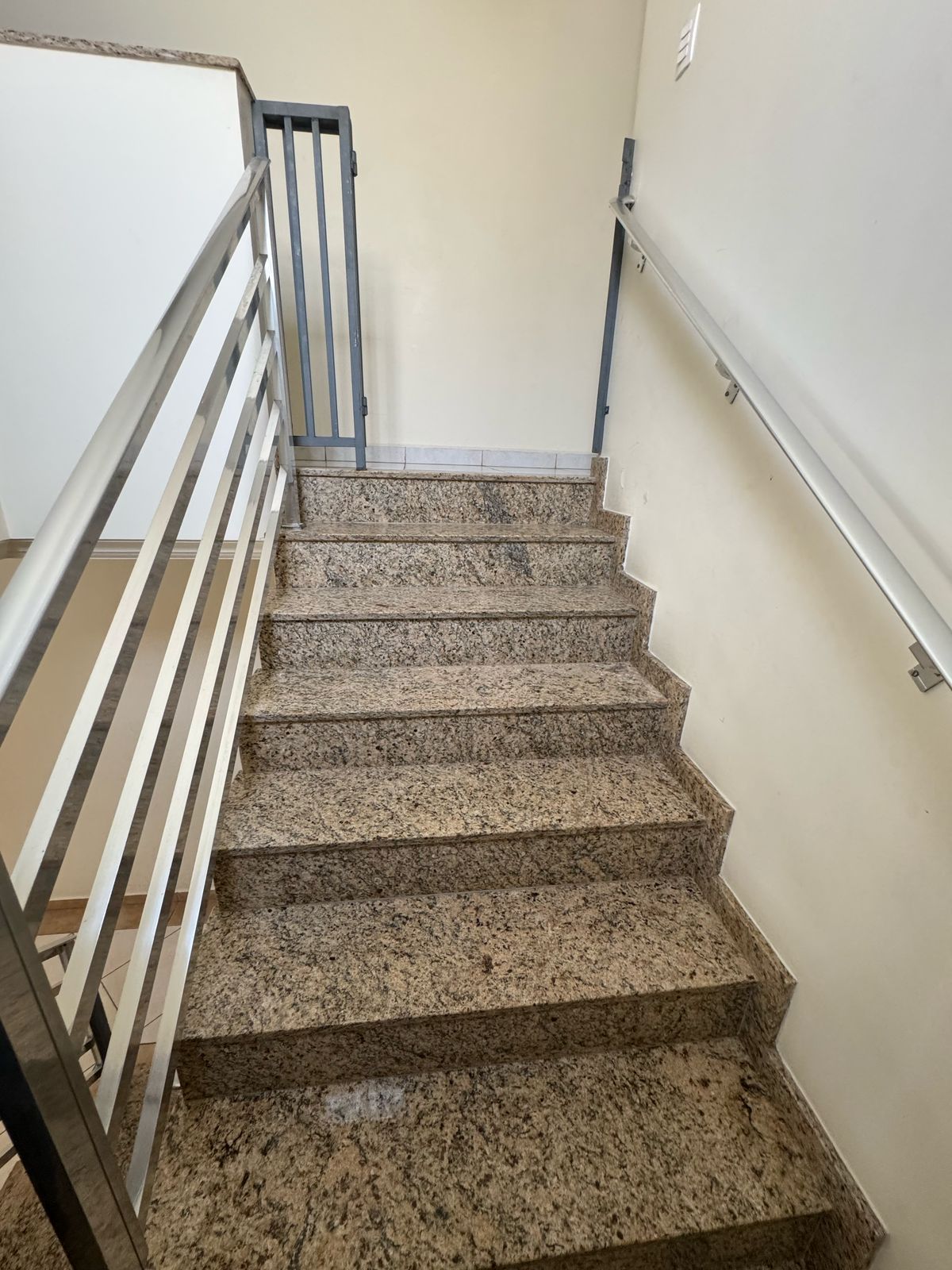 Sobrado(125m2)- 4 quartos(1 suíte) 
