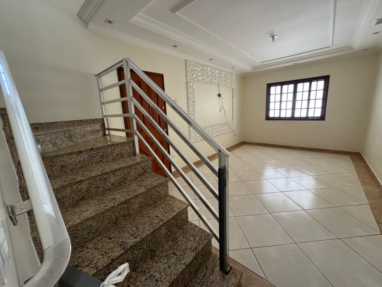 Sobrado(125m2)- 4 quartos(1 suíte) 