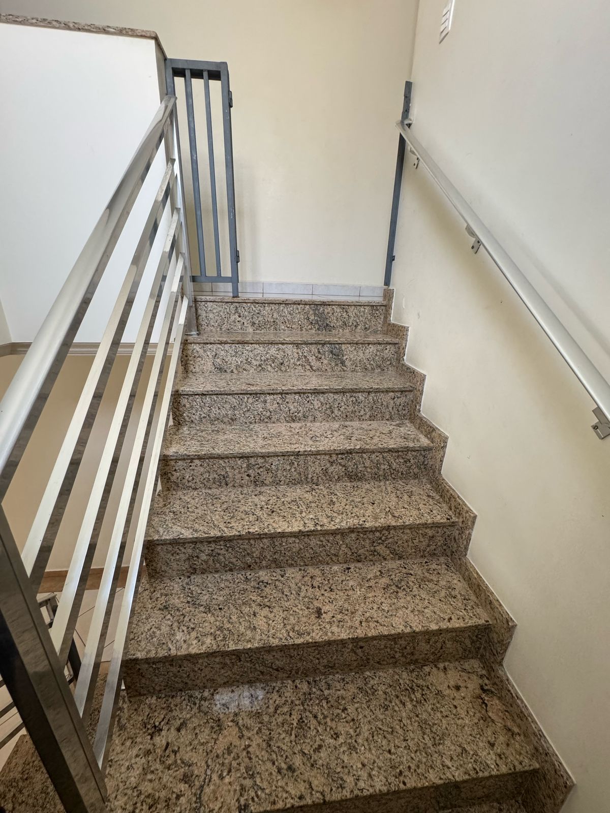 Sobrado(125m2)- 4 quartos(1 suíte) 
