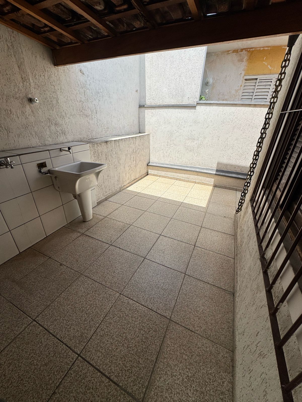 Sobrado(125m2)- 4 quartos(1 suíte) 