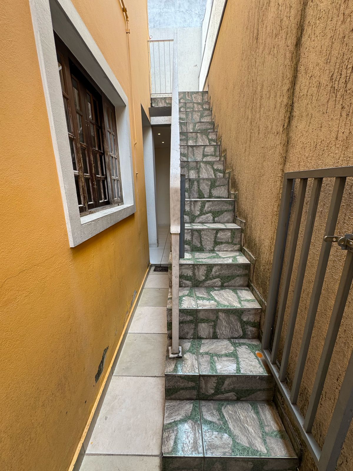 Sobrado(125m2)- 4 quartos(1 suíte) 