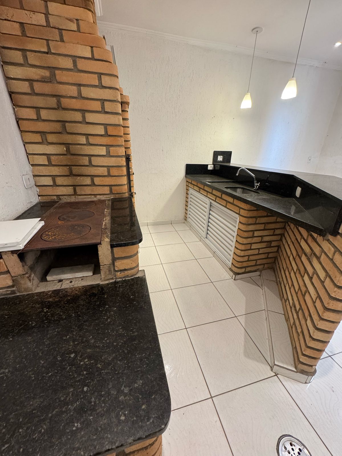 Sobrado(125m2)- 4 quartos(1 suíte) 
