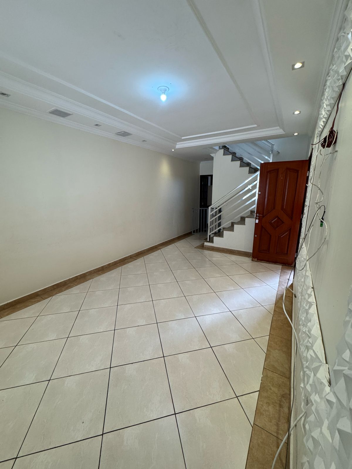 Sobrado(125m2)- 4 quartos(1 suíte) 