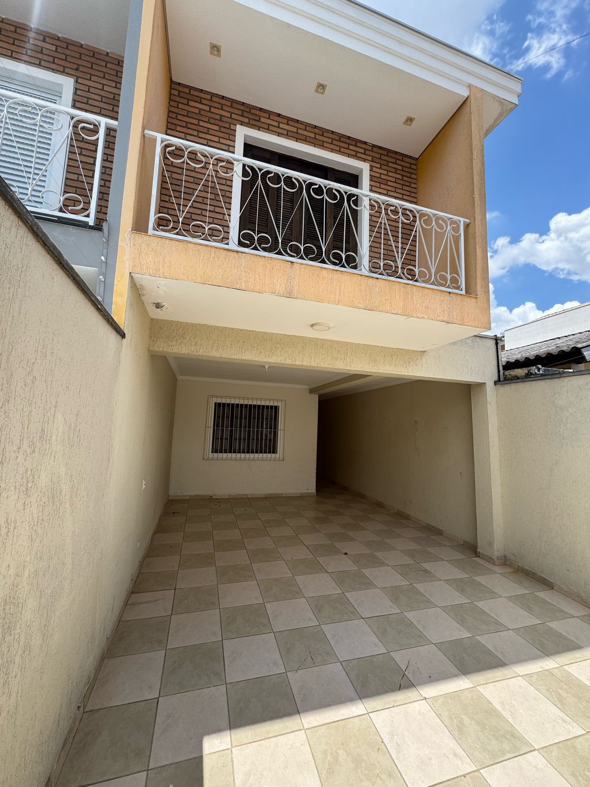 Sobrado(125m2)- 4 quartos(1 suíte) 