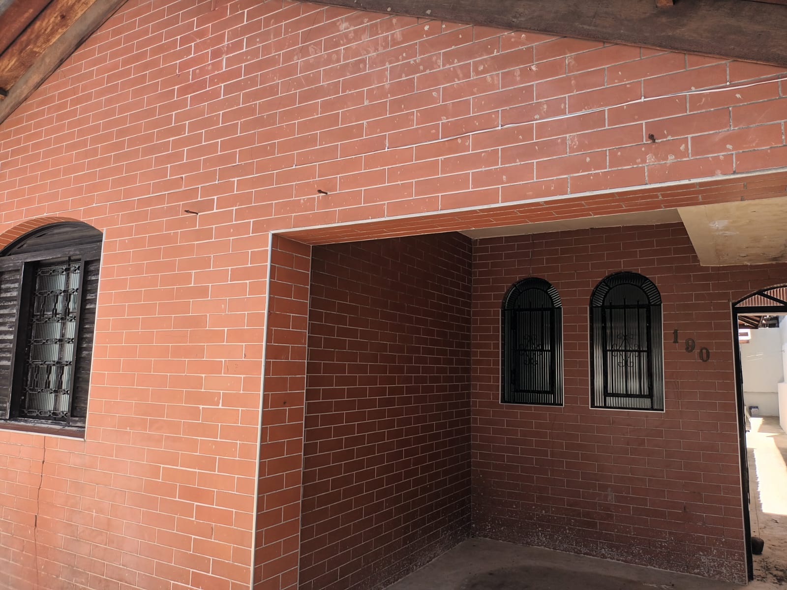 Imóvel renda(206m²)02casas, 04 Dormitórios, 02 vagas