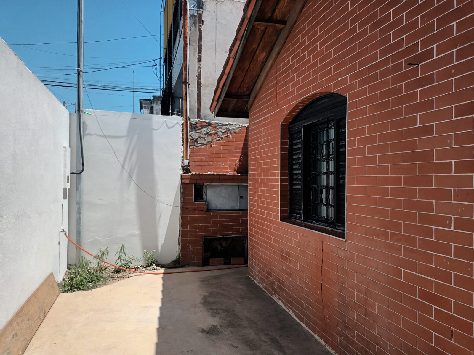 Imóvel renda(206m²)02casas, 04 Dormitórios, 02 vagas