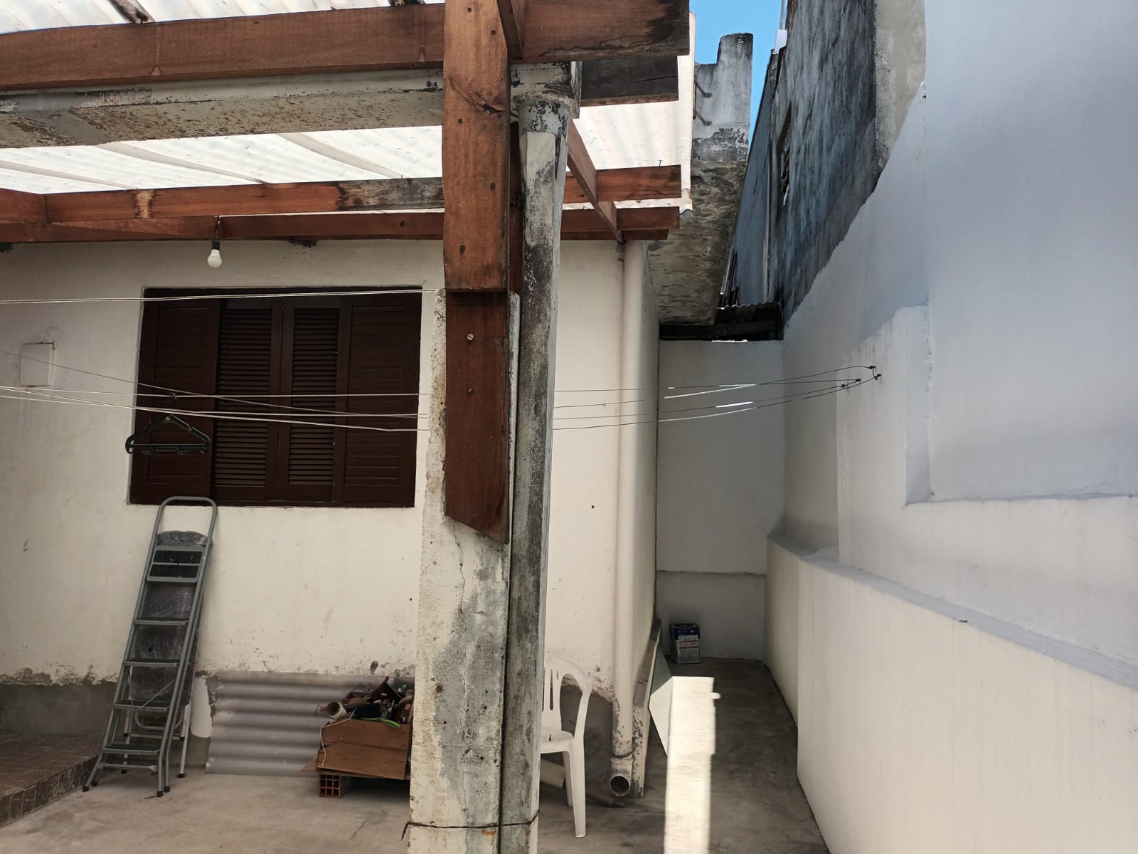 Imóvel renda(206m²)02casas, 04 Dormitórios, 02 vagas