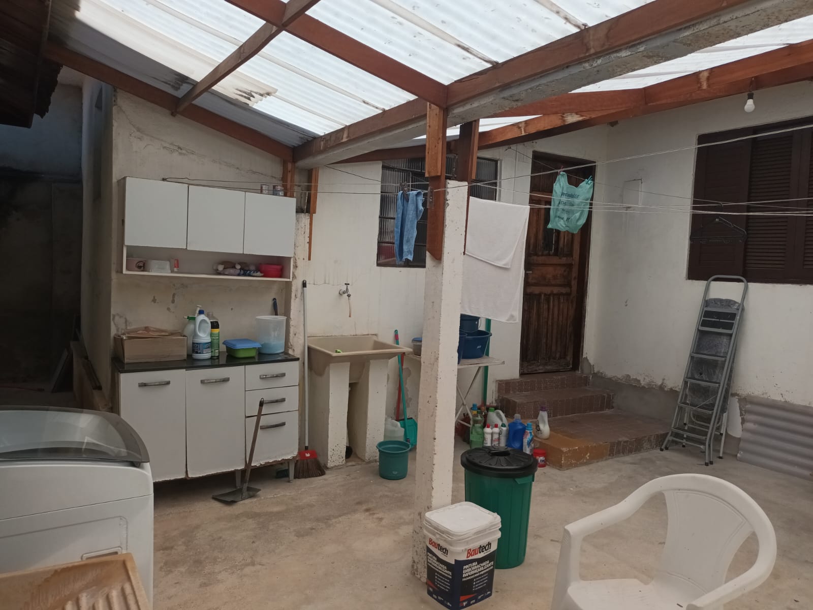 Imóvel renda(206m²)02casas, 04 Dormitórios, 02 vagas