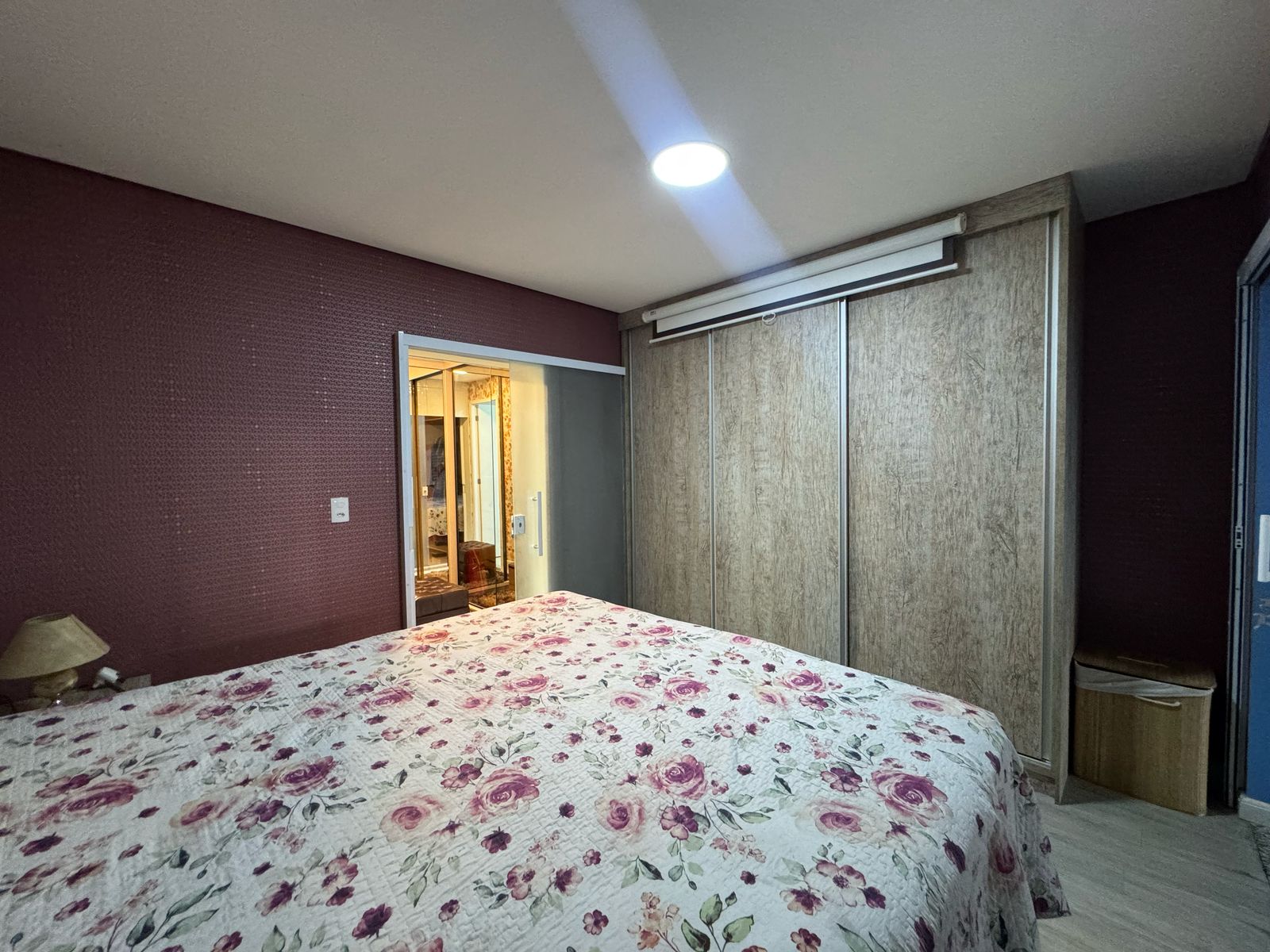 Casa com salão(151m²)03 Dormitórios,01 suite, 06 vagas